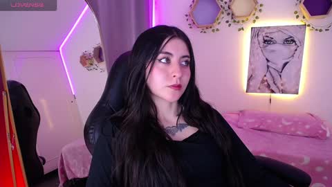 Snapshot of im_rosse_ chatting on 11.18.25 Jade Rosse online show from 11.18.25