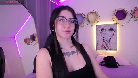 Snapshot of im_rosse_ chatting on 11.28.25 Jade Rosse online show from 11.28.25