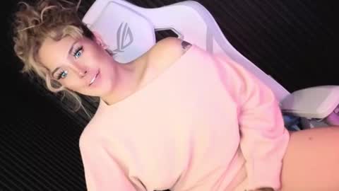 Candy Moore online show from 03.29.26