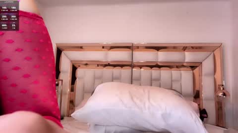 Snapshot of im_yours_01 chatting on 03.08.25 daniella online show from 03.08.25