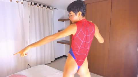 Snapshot of im_zayn chatting on 11.22.25 CAMILO dont forget to leave your thumb up 3 online show from 11.22.25