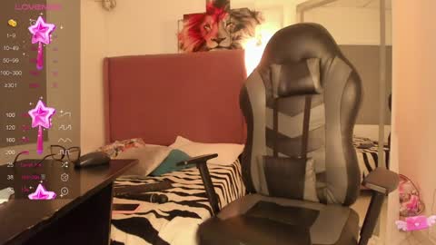 Snapshot of imacwenn_ chatting on 12.12.24 Sofia online show from 12.12.24