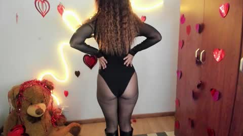 Snapshot of immia_rosse chatting on 02.26.26 mia --------- COL TIME online show from 02.26.26