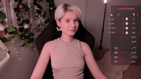 Snapshot of imnotmia chatting on 12.19.24 Mia online show from 12.19.24