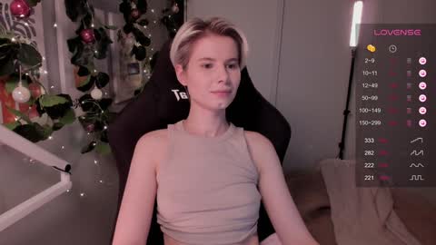 Snapshot of imnotmia chatting on 12.23.24 Mia online show from 12.23.24