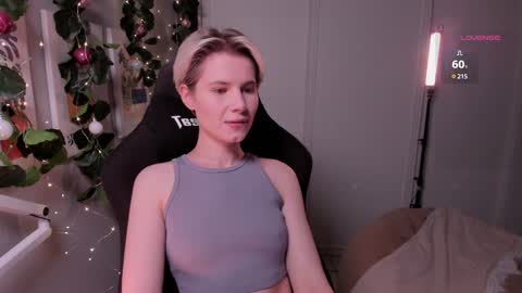 Snapshot of imnotmia chatting on 01.08.25 Mia online show from 01.08.25