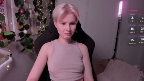 Snapshot of imnotmia chatting on 01.11.25 Mia online show from 01.11.25