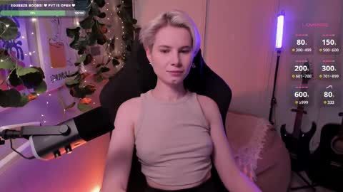 Snapshot of imnotmia chatting on 02.15.25 Mia online show from 02.15.25