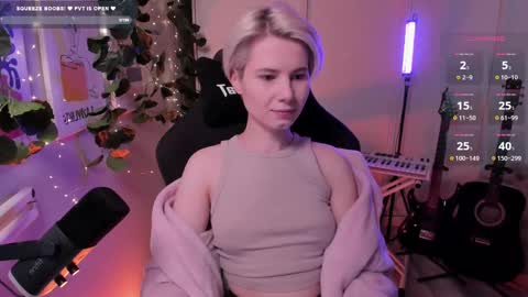 Snapshot of imnotmia chatting on 02.18.25 Mia online show from 02.18.25