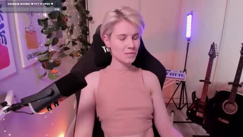 Snapshot of imnotmia chatting on 02.23.25 Mia online show from 02.23.25