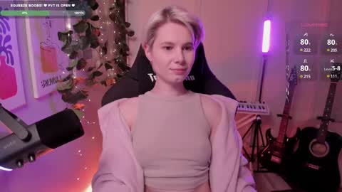 Snapshot of imnotmia chatting on 03.03.25 Mia online show from 03.03.25