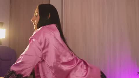 imvickyrachell_ online show from 10.22.25