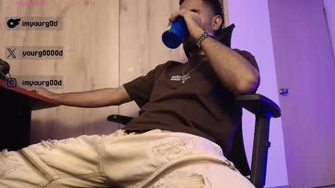 Daniel   thumb up me please its important Im new INDEPENDENT MODEL online show from 03.03.26