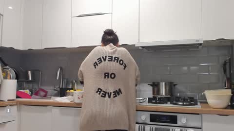 Snapshot of inakush chatting on 12.13.24 Ina Kush online show from 12.13.24