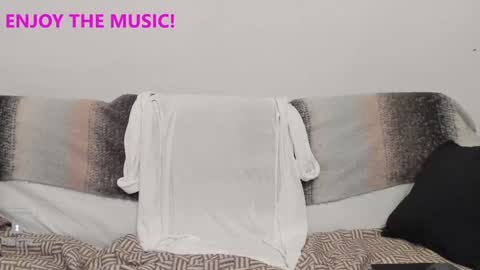 Snapshot of inakush chatting on 01.05.25 Ina Kush online show from 01.05.25