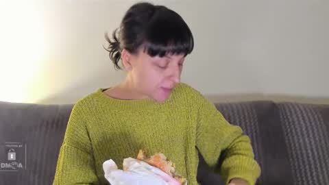 Snapshot of inakush chatting on 02.12.25 Ina Kush online show from 02.12.25