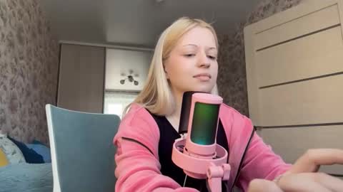 Lola online show from 02.17.26