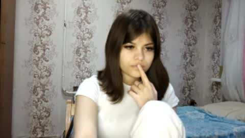 Mia online show from 04.15.26