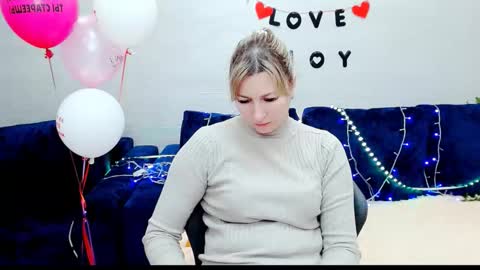 Snapshot of incredible_ariela chatting on 01.08.26 incredible_ariela online show from 01.08.26