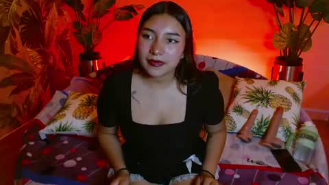 Snapshot of incredible_foxxy chatting on 08.01.26 incredible_foxxy online show from 08.01.26