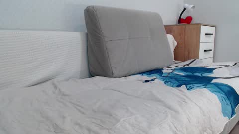 Snapshot of increible_della chatting on 02.20.25 Della online show from 02.20.25