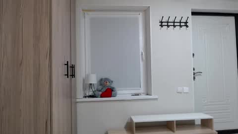 Snapshot of increible_della chatting on 09.18.25 Della online show from 09.18.25