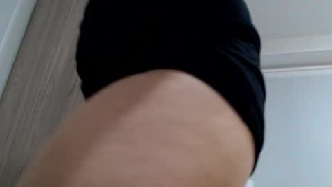 Snapshot of increible_della chatting on 10.16.25 Della online show from 10.16.25