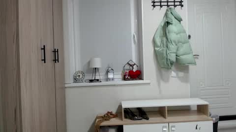 Della online show from 02.24.26