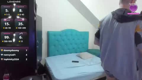 incubus_couple1 online show from 12.05.24