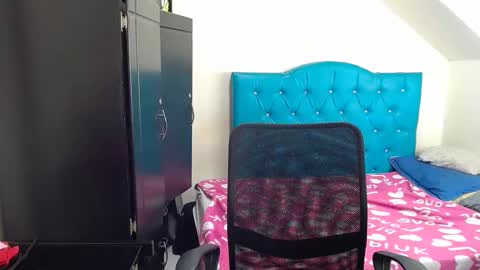 incubus_couple1 online show from 01.05.25