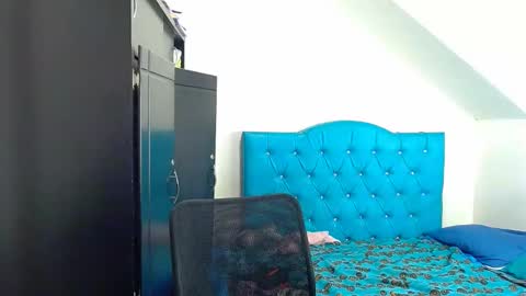 incubus_couple1 online show from 01.12.25