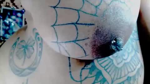 Snapshot of indiancatz2 chatting on 10.22.25 anusha online show from 10.22.25