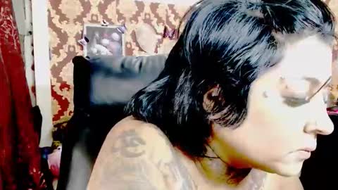 Snapshot of indiancatz2 chatting on 11.05.25 anusha online show from 11.05.25