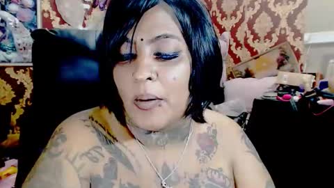 Snapshot of indiancatz2 chatting on 11.23.25 anusha online show from 11.23.25