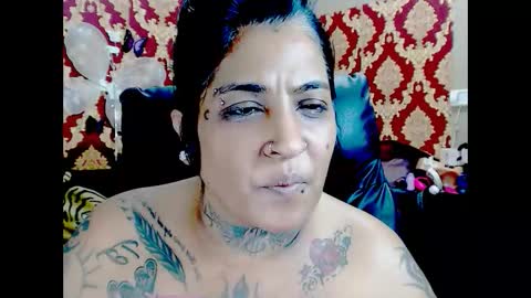 Snapshot of indiancatz2 chatting on 11.29.25 anusha online show from 11.29.25