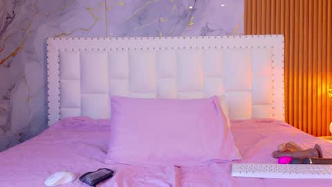 LITTLE AINHOA  online show from 04.01.26