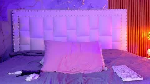 LITTLE AINHOA  online show from 04.18.26