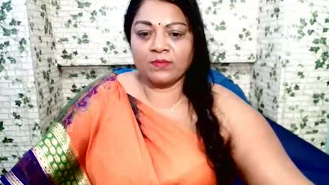 Snapshot of indiandelia chatting on 01.15.25 indiandelia online show from 01.15.25