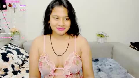 PARADISEQUEEN online show from 01.20.25