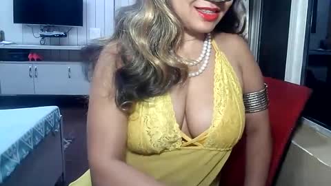 Snapshot of indianrads9 chatting on 02.13.25 Radha online show from 02.13.25