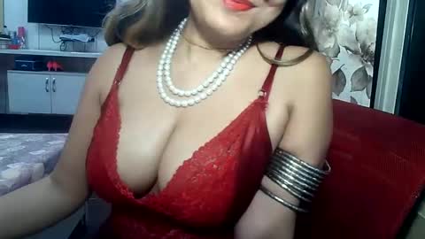 Snapshot of indianrads9 chatting on 02.28.25 Radha online show from 02.28.25