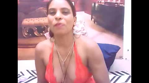 indiansexyass4u2luv online show from 02.18.25