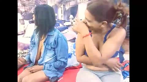 Snapshot of indiansexyass4u2luv chatting on 02.15.26 indiansexyass4u2luv online show from 02.15.26