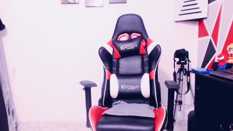 Snapshot of indomitablebeast chatting on 12.20.24 matias online show from 12.20.24