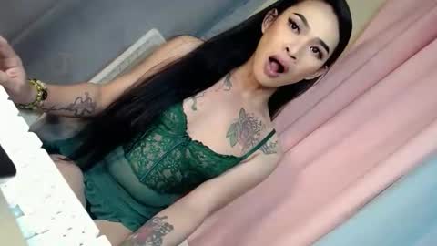 Snapshot of indra_mae chatting on 05.27.26 Mae online show from 05.27.26
