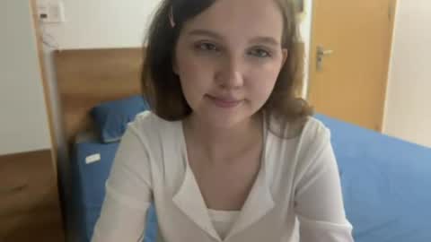 Snapshot of inellheinen chatting on 05.30.26 Viola online show from 05.30.26
