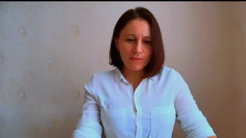 Snapshot of inessa_beauty chatting on 06.26.26 Inessa online show from 06.26.26