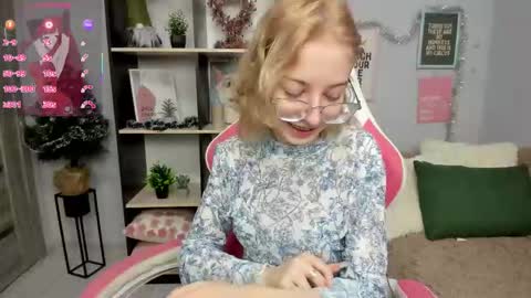 Snapshot of inferno_mia chatting on 12.15.25 Mia online show from 12.15.25