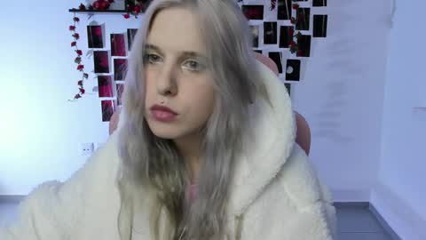 Snapshot of ingannamorte18 chatting on 09.27.25 Roki online show from 09.27.25