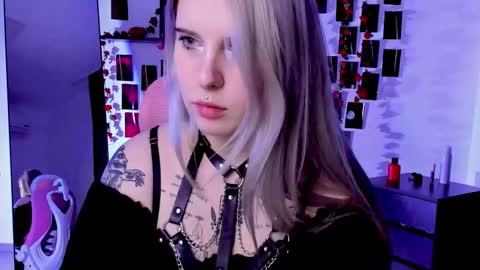 Snapshot of ingannamorte18 chatting on 10.16.25 Roki online show from 10.16.25